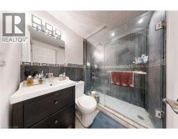 79 HINRICHS Crescent - 30