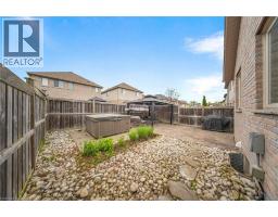79 HINRICHS Crescent - 33