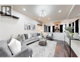 79 HINRICHS Crescent - 6