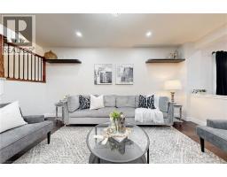 79 HINRICHS Crescent - 7