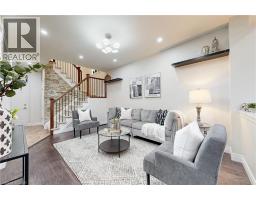 79 HINRICHS Crescent - 8
