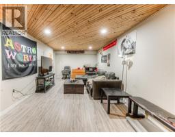 121 UNIVERSITY Avenue E UnitNo. 9 - 15