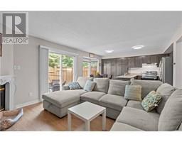 320 HAMILTON Drive UnitNo. 10 - 20