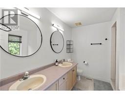 320 HAMILTON Drive UnitNo. 10 - 28