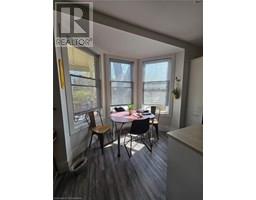 80 BYRON Avenue E - 3