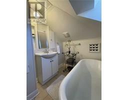 80 BYRON Avenue E - 30