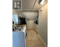 80 BYRON Avenue E - 31