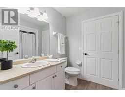 29 MAPLEVIEW Drive - 26