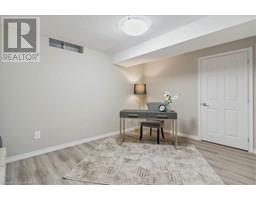 29 MAPLEVIEW Drive - 33