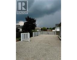 29 MAPLEVIEW Drive - 40