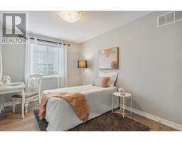 29 MAPLEVIEW Drive - 5