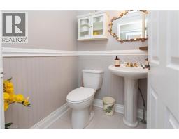 107 ROSENEATH Crescent - 12