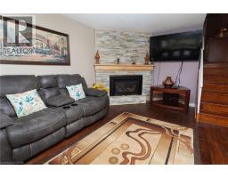 107 ROSENEATH Crescent - 4