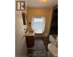 279 CHARLOTTE Street - 3