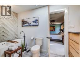 33 TINATAWA Court - 38