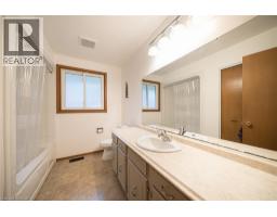17 KELLY Avenue - 19