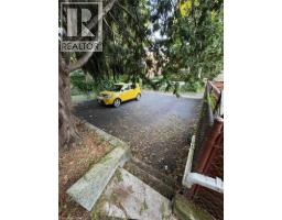 62 MOORE Avenue - 6