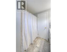 985 ELGIN Street N - 22