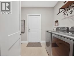 14 ROSS Avenue N - 16
