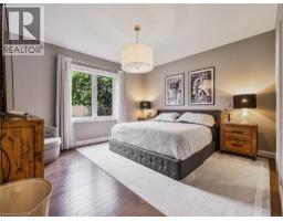 14 ROSS Avenue N - 17