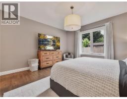 14 ROSS Avenue N - 19