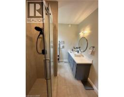 14 ROSS Avenue N - 20