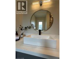 14 ROSS Avenue N - 21