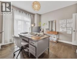 14 ROSS Avenue N - 23