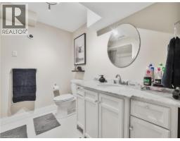 14 ROSS Avenue N - 33
