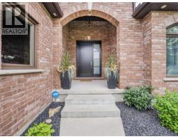 14 ROSS Avenue N - 5