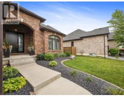 14 ROSS Avenue N - 6