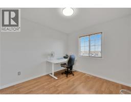 34 PHAIR Crescent - 32