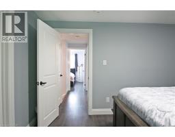 410 PIONEER Drive UnitNo. 6 - 20