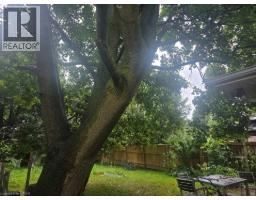 649 SILVERBIRCH Road UnitNo. A - 3