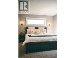 884 ROBERT FERRIE Drive - 20