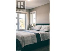884 ROBERT FERRIE Drive - 28