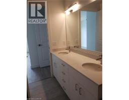 15 GLEBE Street UnitNo. 1211 - 11