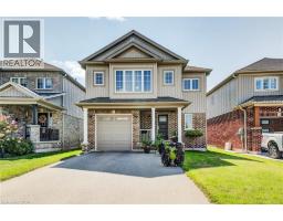 390 ARMSTRONG Street W - 1