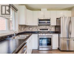 390 ARMSTRONG Street W - 10