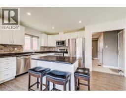 390 ARMSTRONG Street W - 11