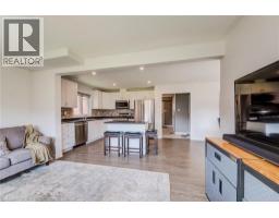 390 ARMSTRONG Street W - 21