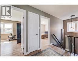 390 ARMSTRONG Street W - 24