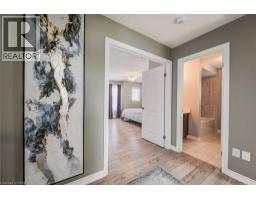 390 ARMSTRONG Street W - 25