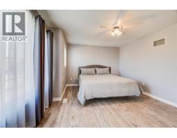 390 ARMSTRONG Street W - 30