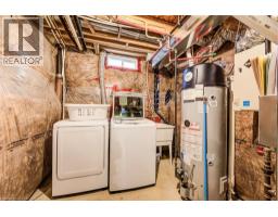 390 ARMSTRONG Street W - 33