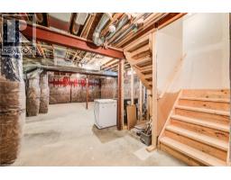 390 ARMSTRONG Street W - 34