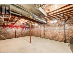 390 ARMSTRONG Street W - 35
