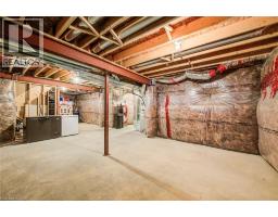 390 ARMSTRONG Street W - 36