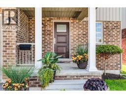 390 ARMSTRONG Street W - 4