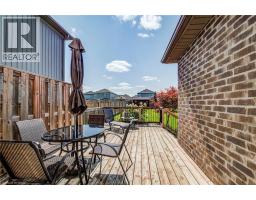 390 ARMSTRONG Street W - 40